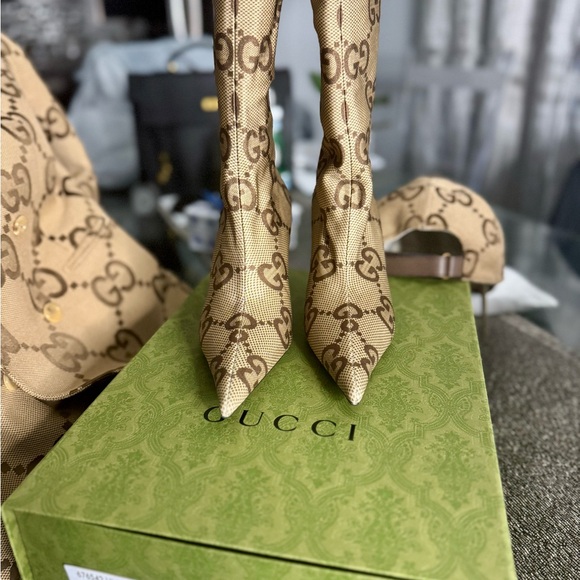 Gucci x Balenciaga
GG Logo Neoprene Sock Boots
Women's Size 36-36,5 37 - Picture 2 of 11